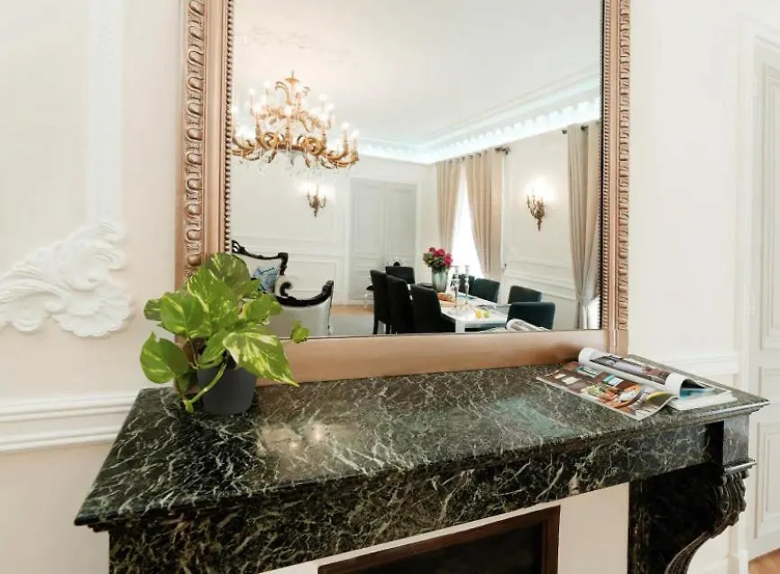Galeries Lafayette - 7 Bedrooms - Lift - Aircon Appartement Parijs