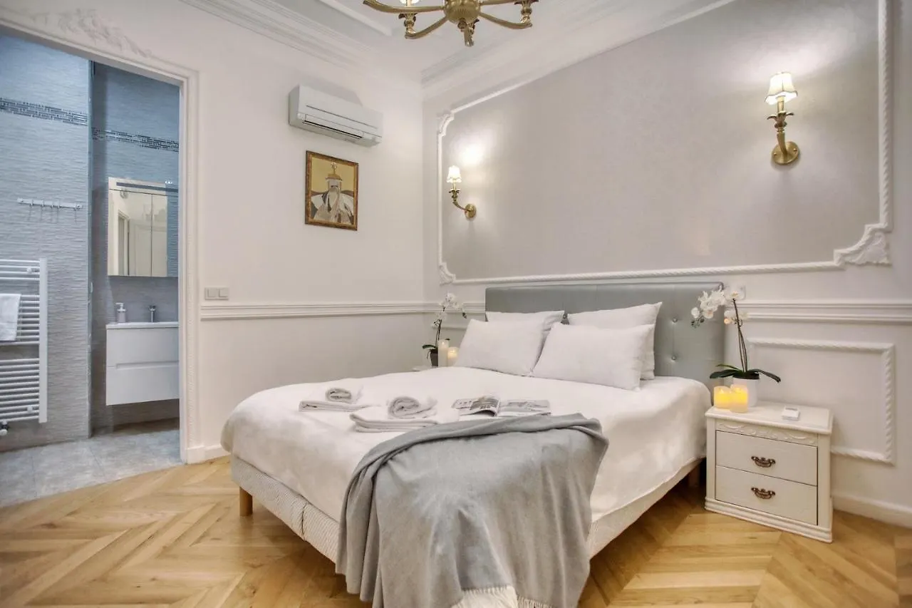 Galeries Lafayette - 7 Bedrooms - Lift - Aircon Parijs